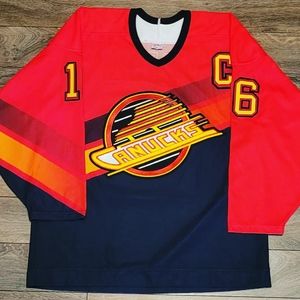 Adult Large CCM Vintage Trevor Linden Vancouver Canucks Salmon NHL Hockey Jersey